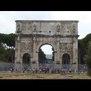 Der Arco di Costantino, aus dem Jahre 312 zu Ehren des Sieges von Kaiser Konstantin über seinen Rivalen Maxentius